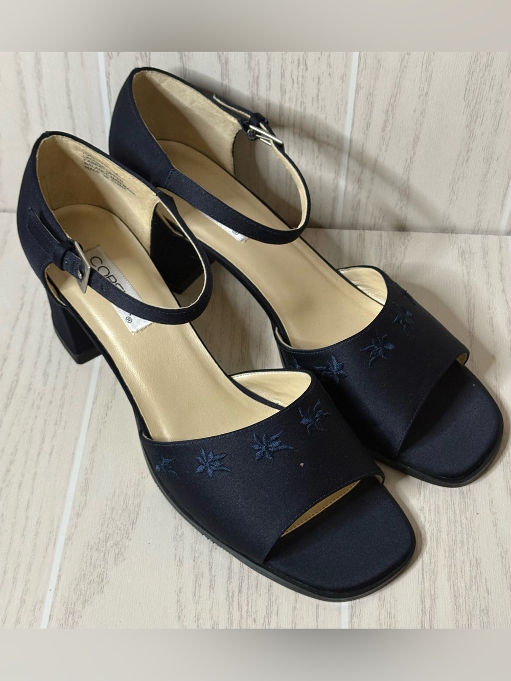 Vintage Y2K Navy Blue Floral Embroidery Square Toe Kitten Heels Strappy 10